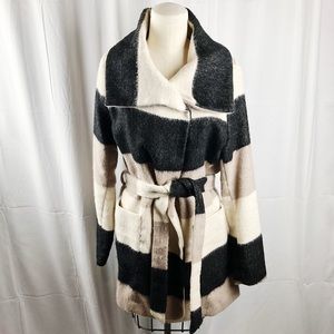 🌟HP🌟 H&M Divided Colorblock Wrap Coat